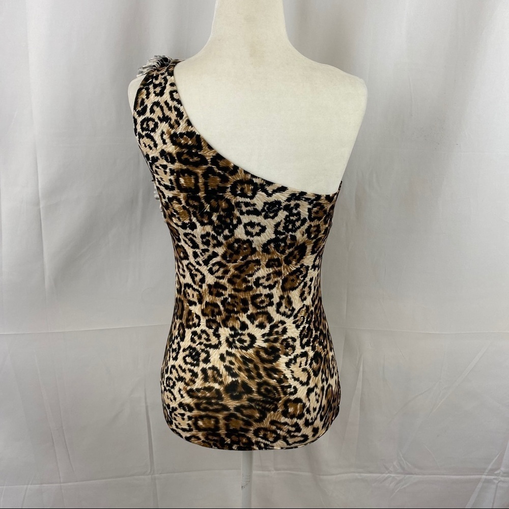 Silvergate Leopard Print Ruffle One Shoulder Top - Picture 5 of 9
